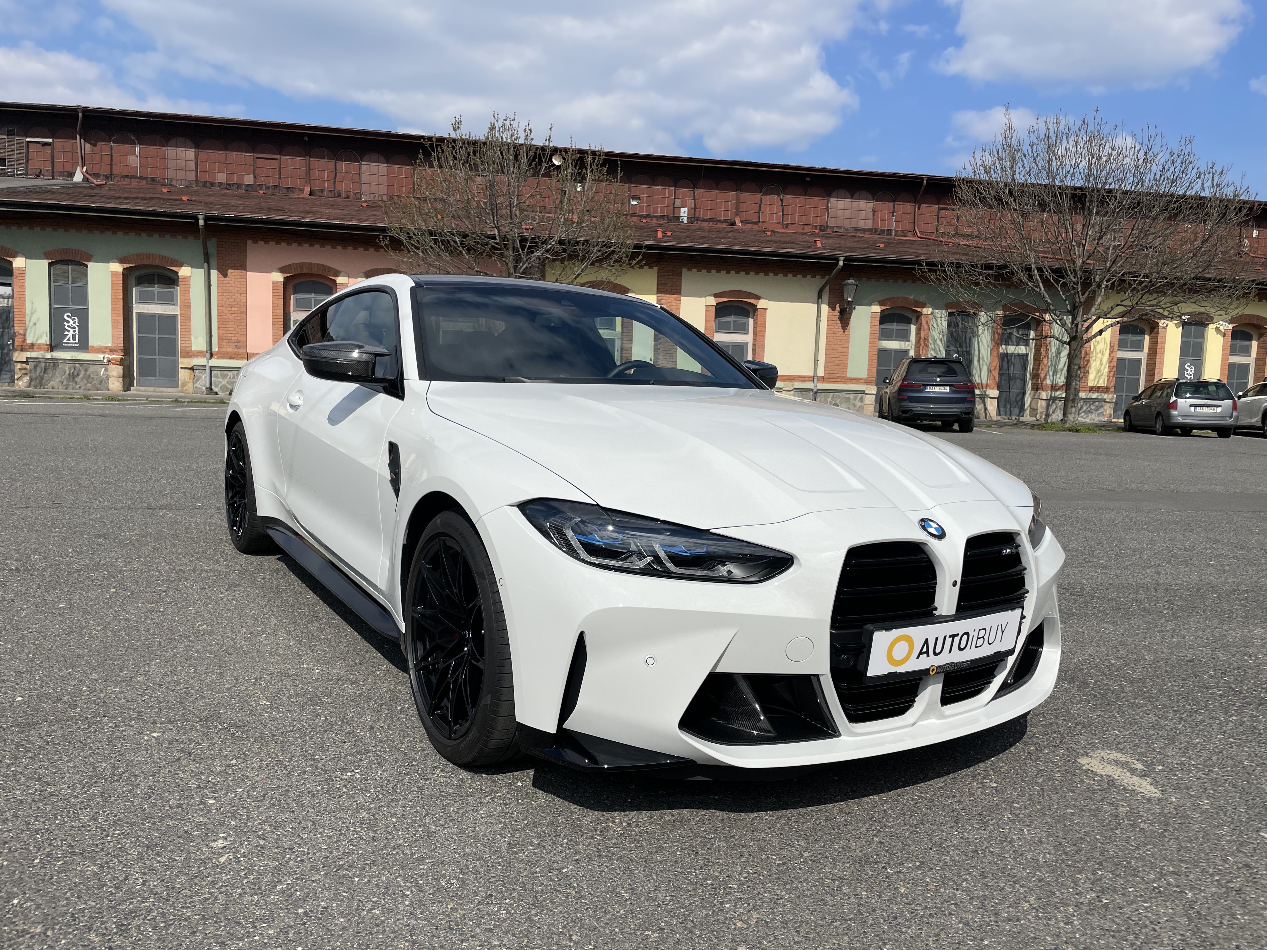 BMW M4 COUPÉ | manuál | 480 koní | pohon zadních kol | karbon skořepiny | maximální výbava | super cena 1.529.000,- Kč bez DPH | skladem | Praha | nákup online | auto eshop AUTOiBUY.com